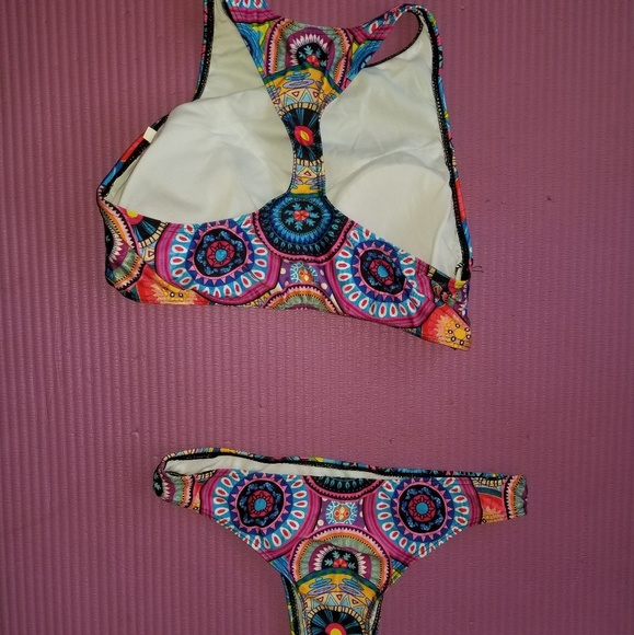 Bikini - Picture 2 of 4